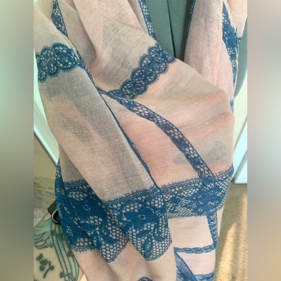 Darice Brand/Pink & Blue Scarf - Picture 7 of 8